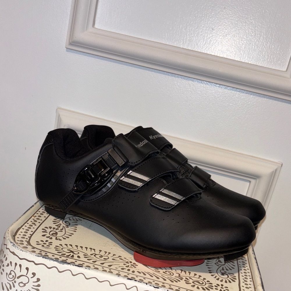 Kyedoo Unisex Cycling Shoes - wmns 11.5/ men’s 9